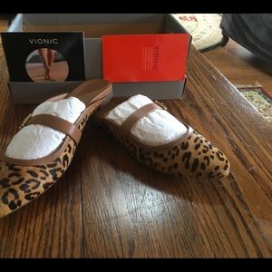 Vionic leopard print mules.